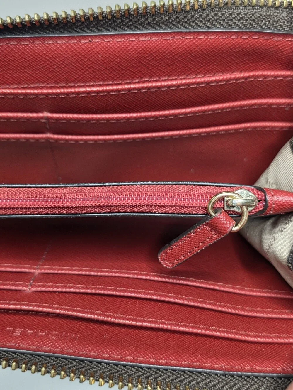 Michael Kors Wallet Brown Signature Jet Set Large Logo Quarter Zip Red Interior